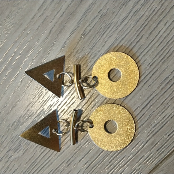 Vintage Gold statement dangle earring - Picture 1 of 3